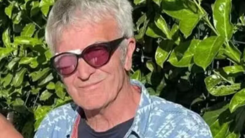 Professor multado na Inglaterra por jogar cigarro pela janela prova que estava a 708 km de distância