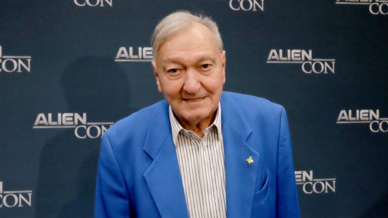 Erich von Däniken, criador da arqueologia alienígena, morre aos 90 anos