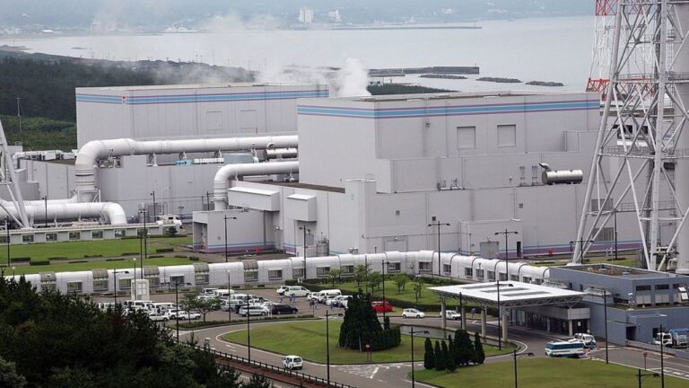 Japão suspende reinício da maior usina nuclear do mundo