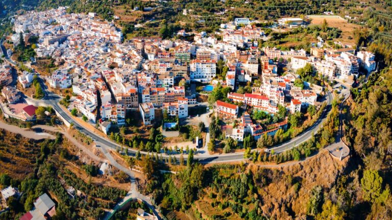 ‘Favor permanecer vivo’: a lei inusitada que proíbe mortes em fins de semana em cidade espanhola