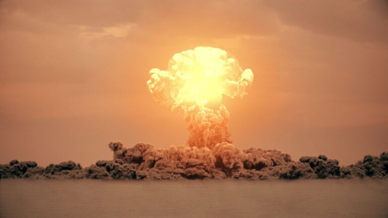 Testes nucleares causaram ao menos 4 milhões de mortes prematuras ao redor do mundo