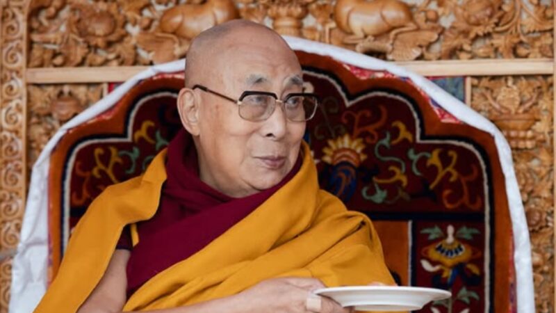 Aos 90 anos, Dalai Lama concorre ao Grammy 2026 com o álbum ‘Meditations’