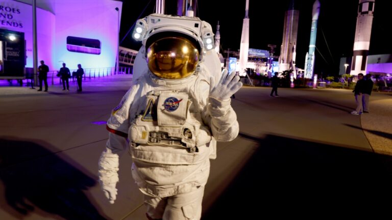 Estudo revela como o cérebro de astronautas muda de forma no espaço