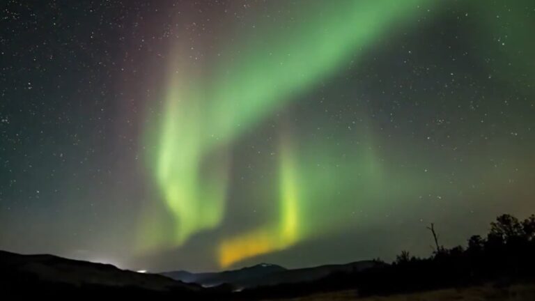 Após tempestade solar, aurora boreal é vista em várias regiões da Europa