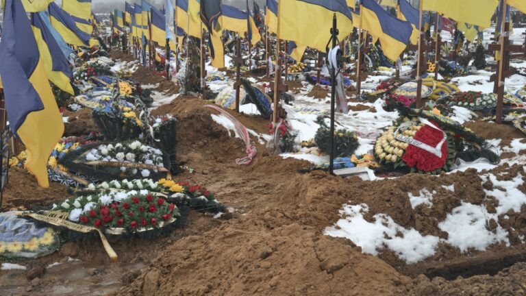 Perdas russas e ucranianas na guerra se aproximam de 2 milhões