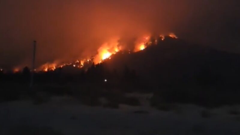 Incêndios florestais na Patagônia argentina forçam evacuação de turistas
