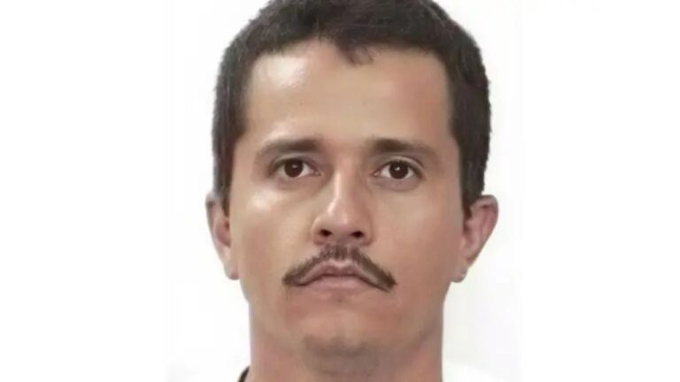 El Mencho: líder de cartel é enterrado em caixão de ouro