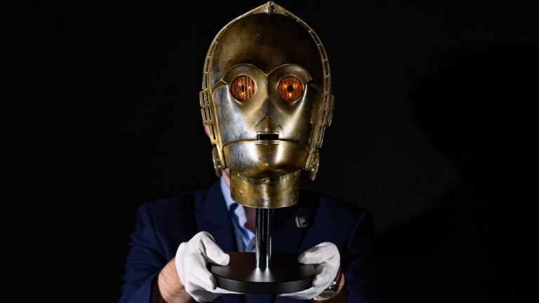 Cabeça de C-3PO da saga Star Wars foi leiloada por mais de 1 milhão de dólares