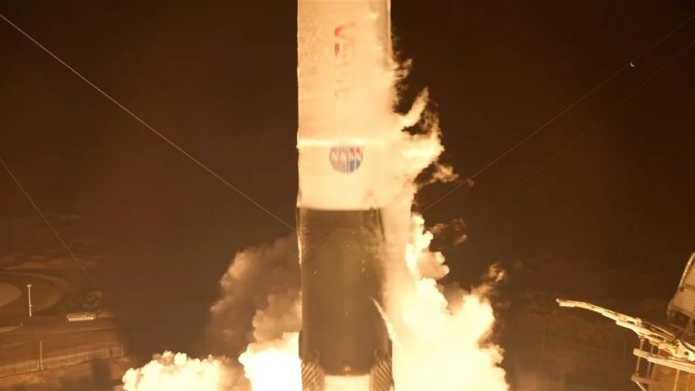 NASA e SpaceX lançam a missão Crew-12 para restaurar equipe total da ISS