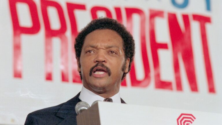 Morre Jesse Jackson, líder dos direitos civis que foi candidato à presidência dos EUA