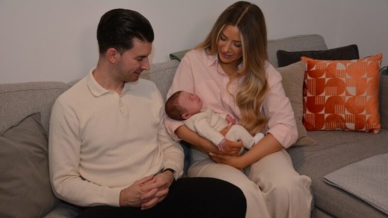Primeiro bebê nasce após transplante de útero de doadora falecida no Reino Unido