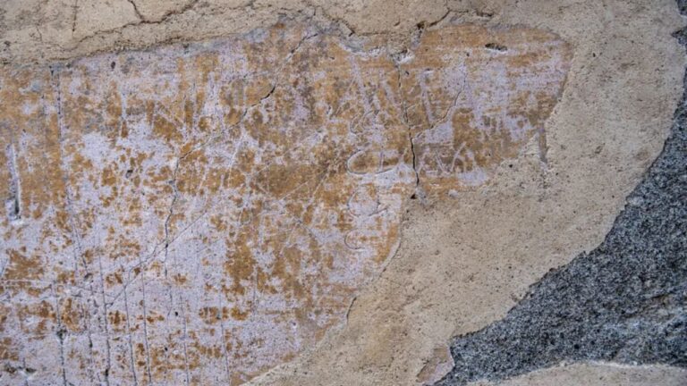 Descoberta em Pompeia revela bilhete de amor de 2 mil anos