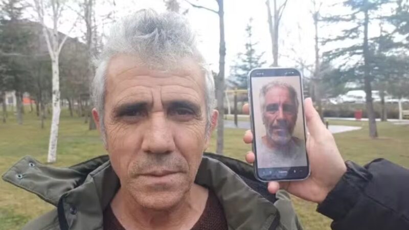 Turco Epstein capa