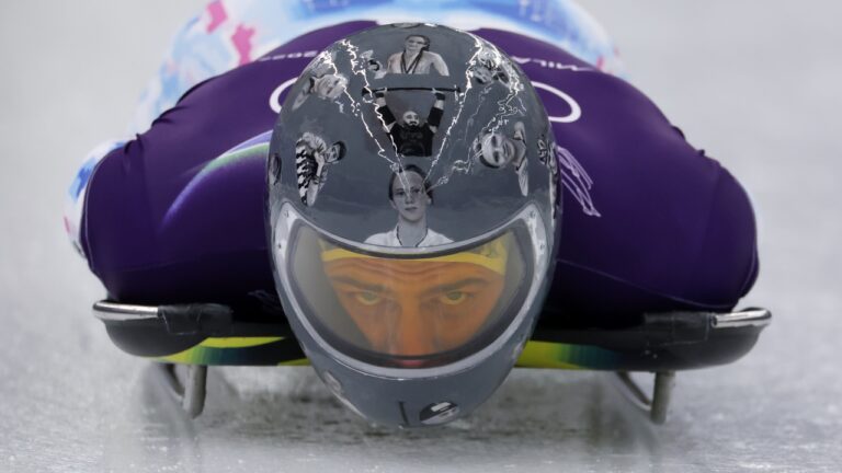 Atleta ucraniano é desclassificado nas Olimpíadas de Inverno por capacete em referência à guerra