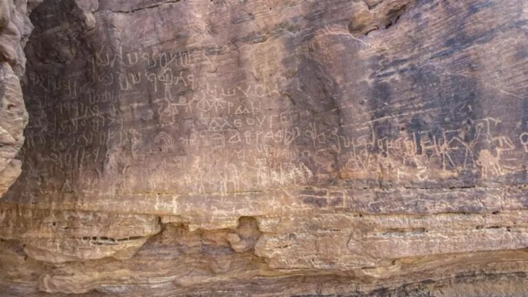 Abrigo com arte rupestre de 10 mil anos é descoberto em Sinai, no Egito