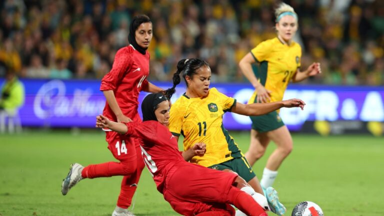 Trump oferecerá asilo a jogadoras da seleção iraniana de futebol feminino