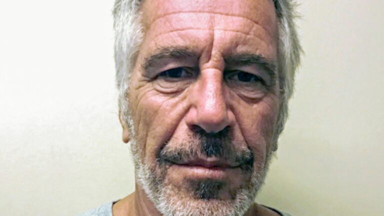 Morte de Epstein volta a ser questionada após depoimento de guarda