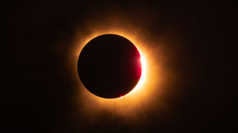 Céu poderá ficar escuro por 6 minutos em razão de eclipse solar; entenda!