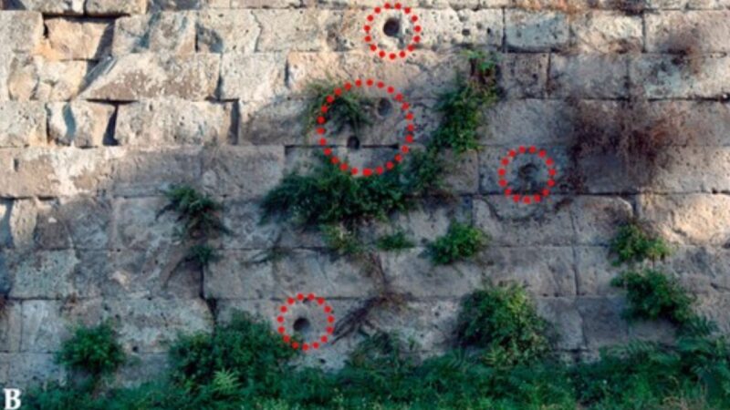 Marcas em parede na Pompeia revela o uso de máquina de guerra