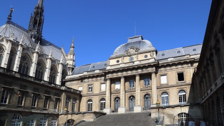 Rede criminosa maçônica enfrenta julgamento por assassinato em Paris