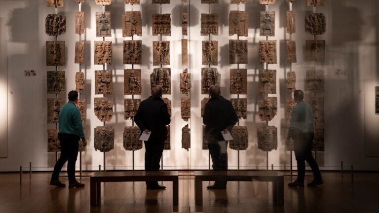 Reino Unido avalia cobrar taxa de turistas em museus nacionais