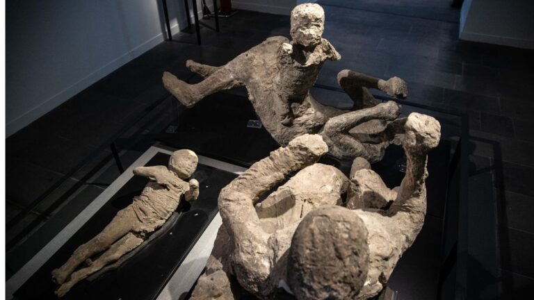 Pompeia: moldes de vítimas revelam últimos instantes da tragédia