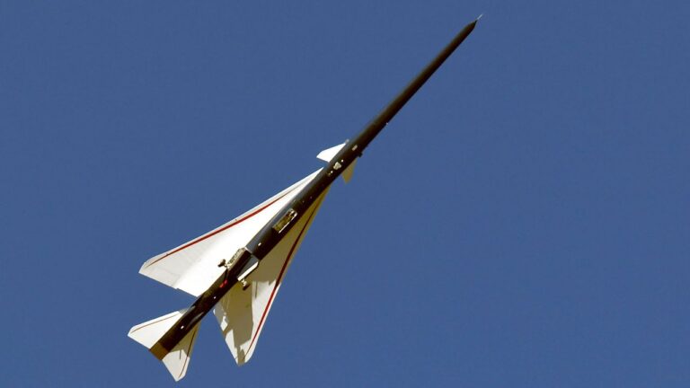 Nasa testa avião supersônico que será vendido comercialmente