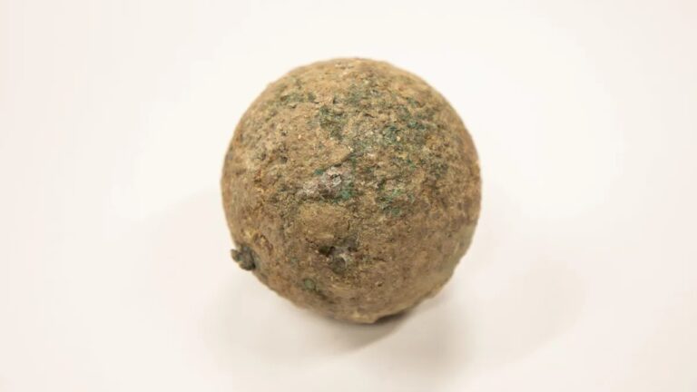 Bala de canhão da Batalha do Álamo é encontrada no Texas