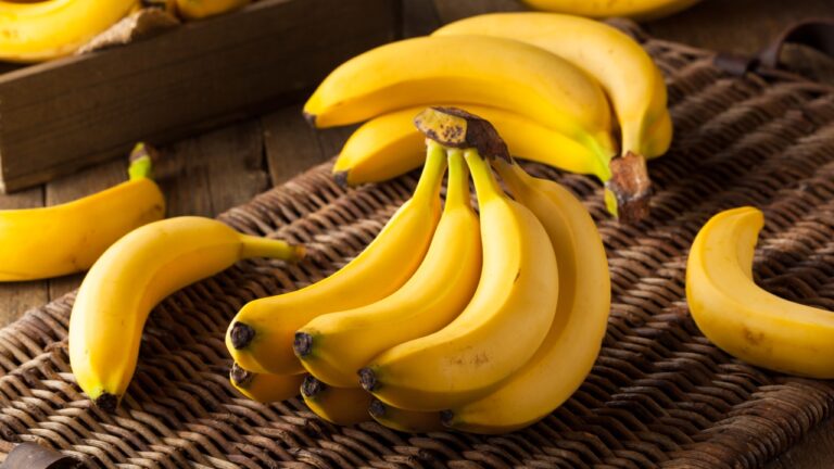 Erro faz supermercado comprar 38 mil bananas por engano