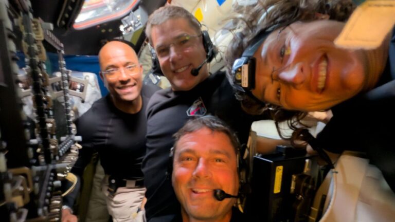 Artemis II inicia reentrada na Terra com escudo térmico