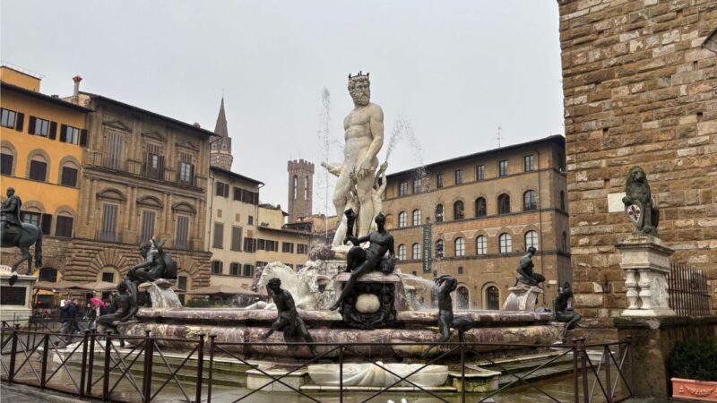Turista danifica fonte histórica ao realizar ‘desafio’ em Florença