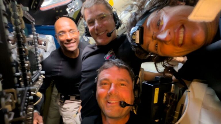 Artemis II: tripulação faz chamada de vídeo com a ISS