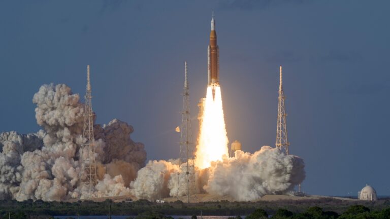 Artemis II: rastreie a trajetória da nave em tempo real