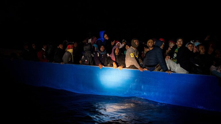 19 corpos de refugiados são encontrados no mar da Itália