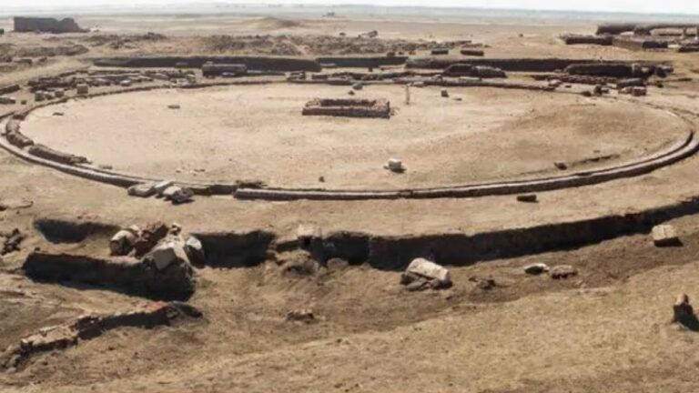 Ruínas de templo circular dedicado à água é descoberto no Egito