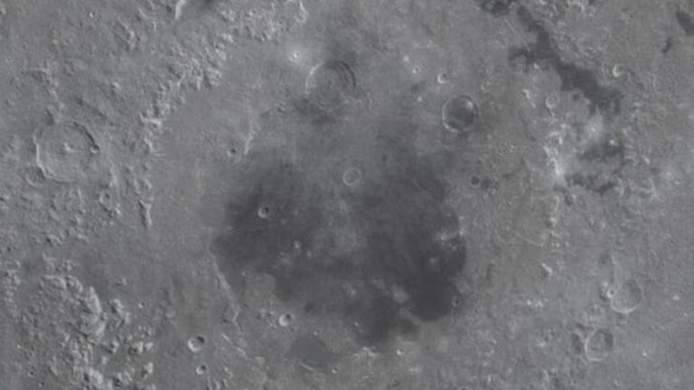 Artemis II acelera estudos científicos sobre crateras lunares