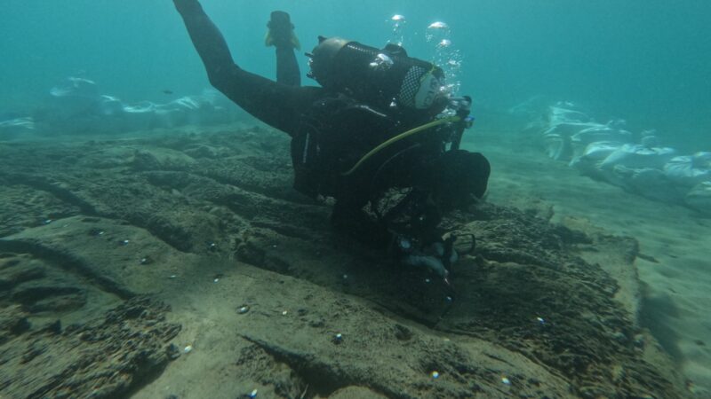 Arqueólogos acham mais de 30 naufrágios na Baía de Gibraltar