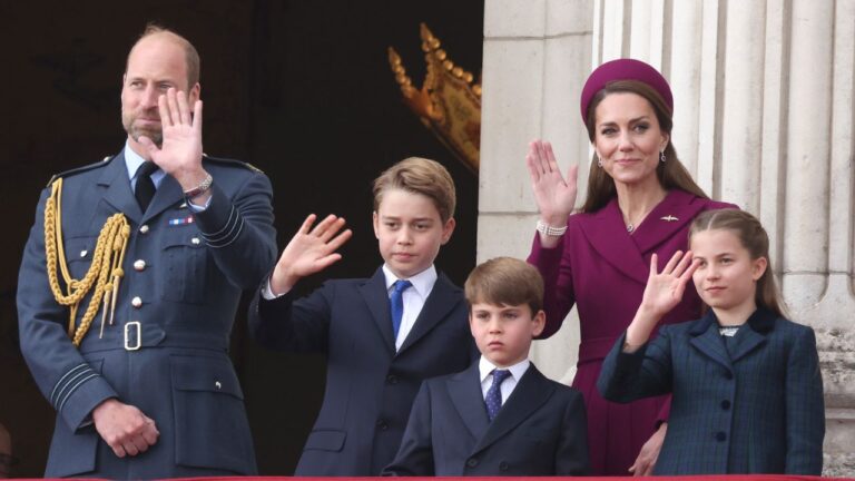 Filhos do Príncipe William cumprem sua primeira missão real