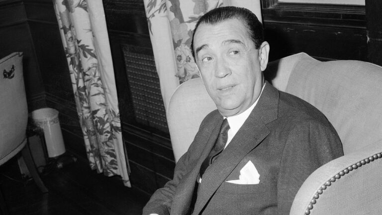 Relatório que associa morte de JK à ditadura é aprovado