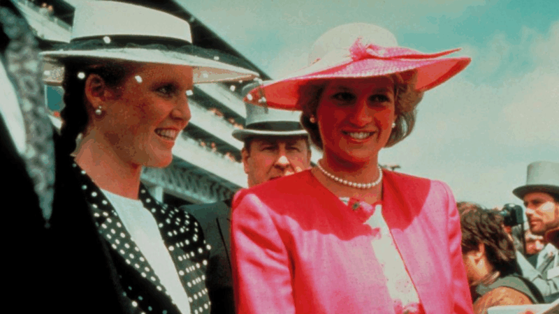 Amizade entre princesa Diana e Sarah Ferguson teria acabado após autobiografia polêmica
