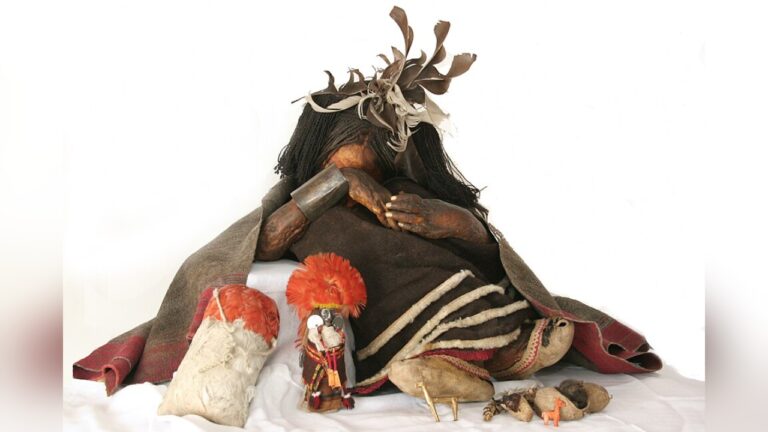 Criança de El Plomo: a múmia de menino inca morto em sacrifício