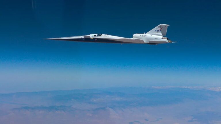 Jato da NASA ultrapassa a barreira do som pela primeira vez
