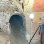 Adolescentes intrometidos descobrem casa romana de 1.800 anos embaixo de colégio