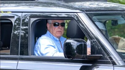 Ex-príncipe Andrew faz primeira aparição em público desde fevereiro