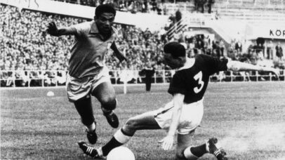 Desvio na bacia e pernas desiguais: o corpo frágil por trás do mito de Garrincha