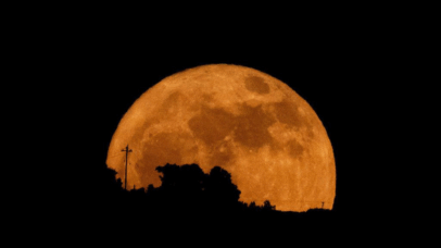 Lua de Morango poderá ser observada no céu nesta segunda-feira