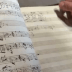 Manuscrito perdido de Mozart revela músicas inéditas em suas aulas em Paris