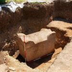 Raro sarcófago romano é achado selado após 1.500 anos na Croácia