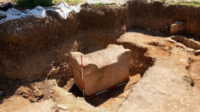 Raro sarcófago romano é achado selado após 1.500 anos na Croácia