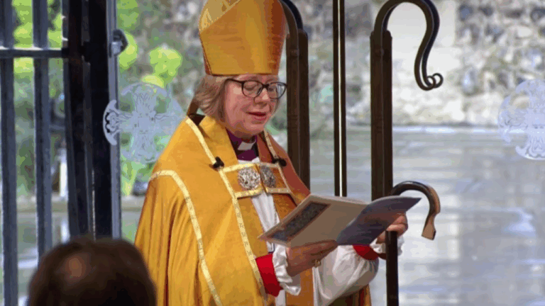 Líder da Igreja da Inglaterra pede desculpas por prática histórica de adoção forçada